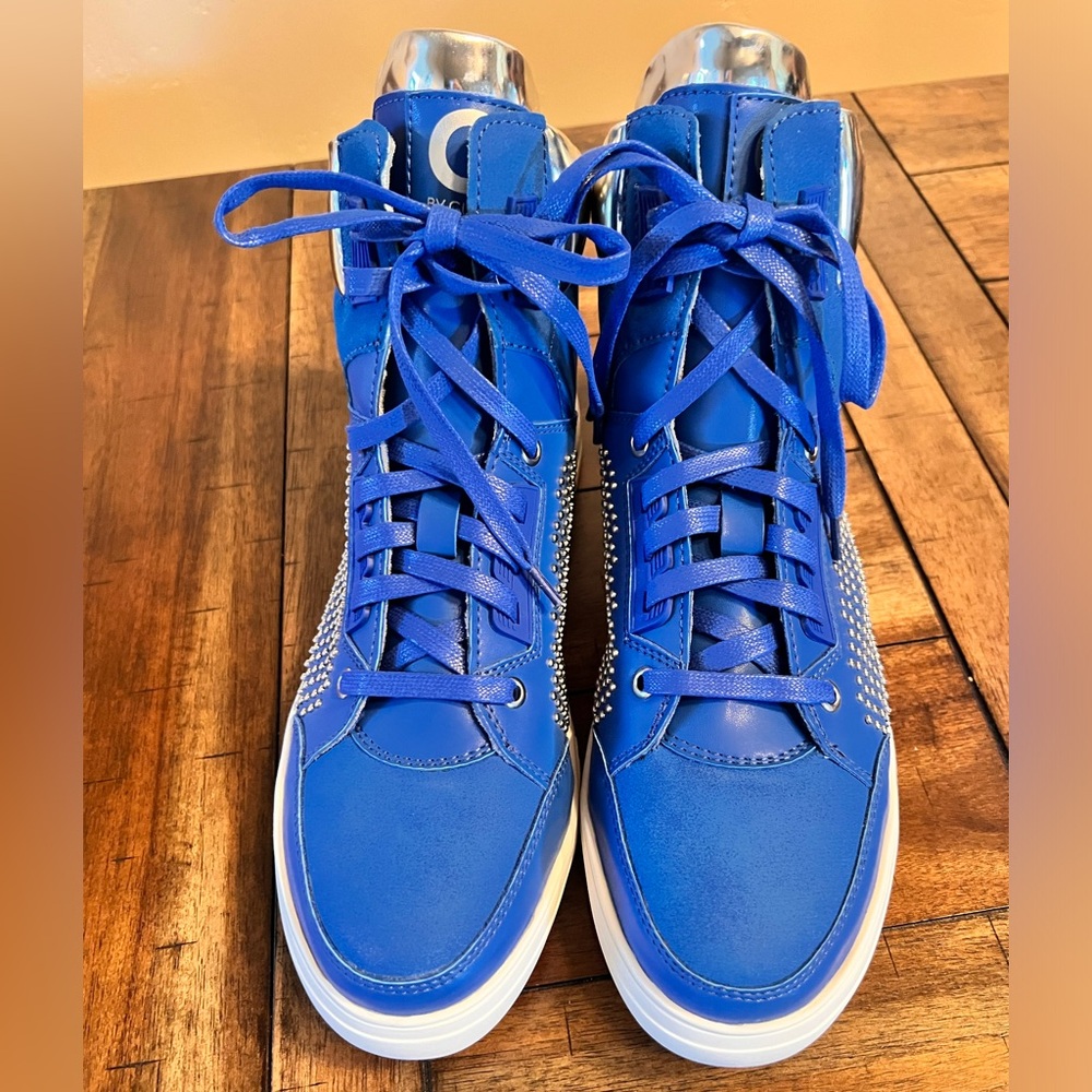 ❣️FINAL PRICE❣️NWOB G by GUESS Mens Blue Sneakers